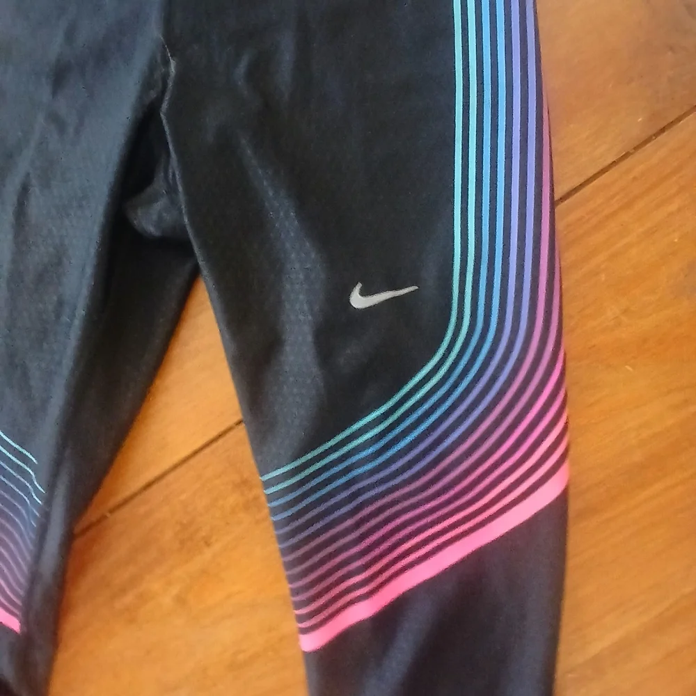 Nike  Dri-Fit Running Leggings Sz Medium Colorful.